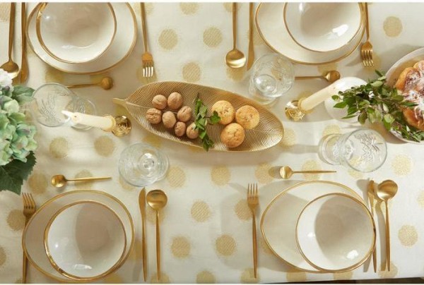 Скатерть Этель "Золотые шарики" цв.золотой, 110*150 см, 115 ±10 гр,100% п/э