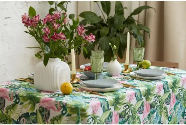 Скатерть Доляна Tropical garden 150*300 +/- 2 см, 100% п/э